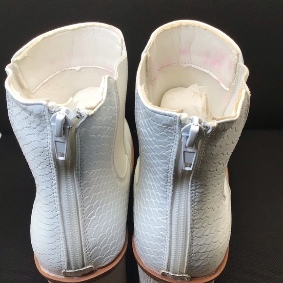 Pierre Dumas Womens Clue-7 White Snake Scale Textured Platform Ankle Boot Size 9 - Picture 10 of 11